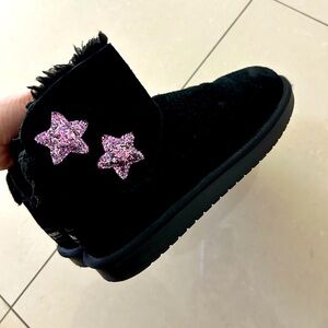 Fashion boots by UGG